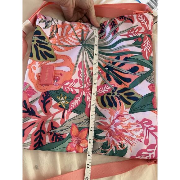 NWT Vera Bradley Rain Forest Canopy Coral Reactive RFID Hipster Tropical Monkey - Picture 10 of 14